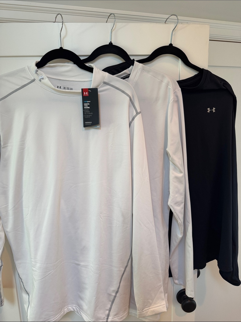 3 Under Armour 3XL Men's Long Sleeve Performance cold gear - 2 White / 1 Black